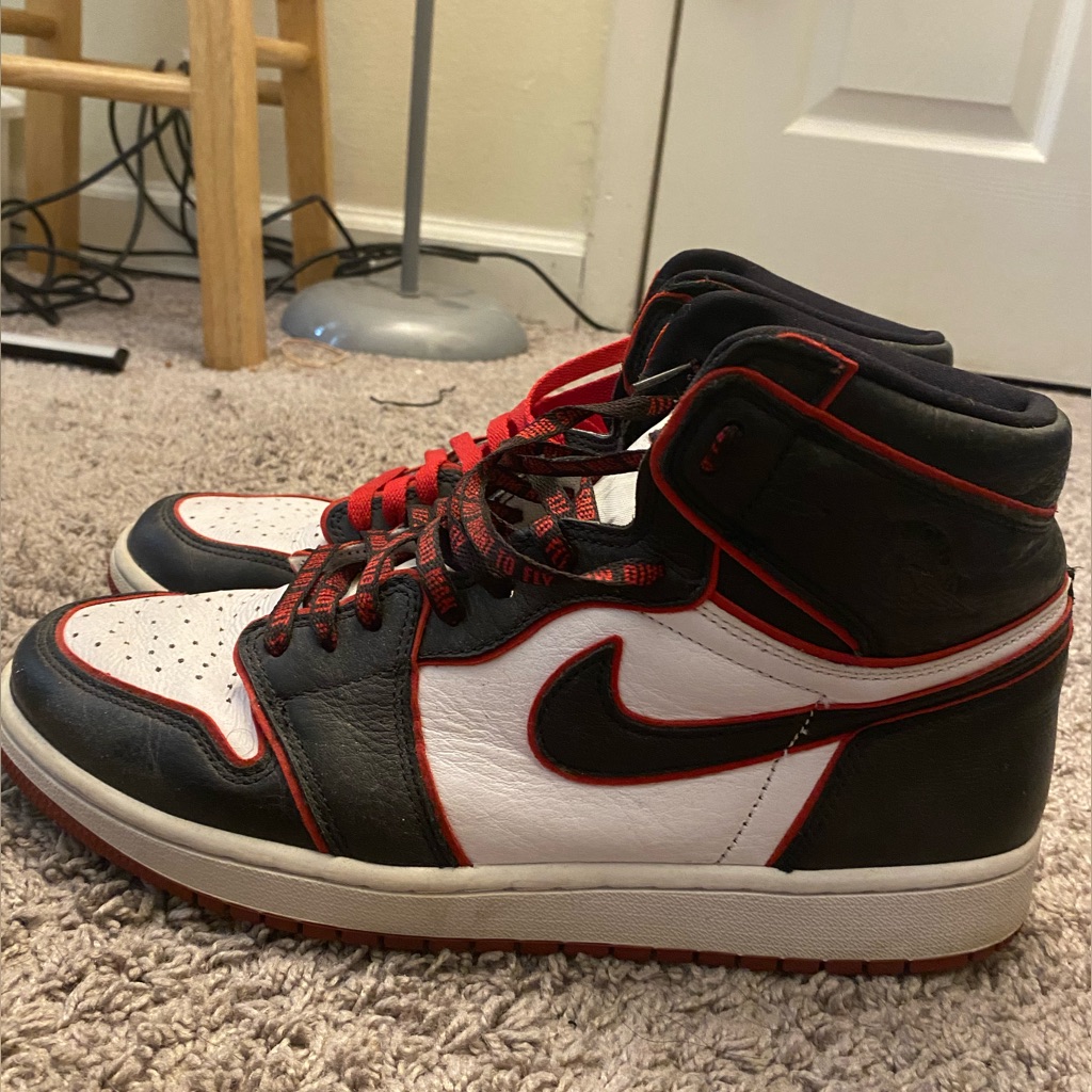 Jordan 1 High Bloodline